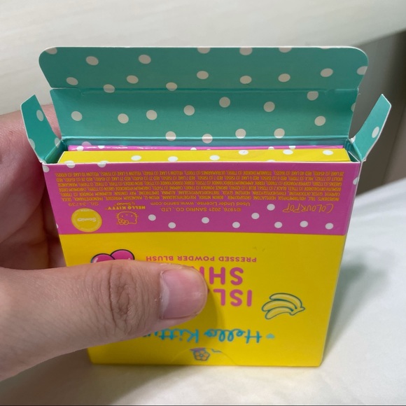 ‼️ HELLO KITTY BLUSH ISLAND SHINE - Picture 4 of 9